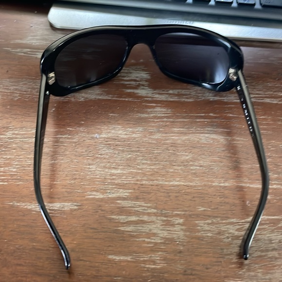 Smith black sunglasses unisex with case and cloth. No size or style listed. - Picture 12 of 16